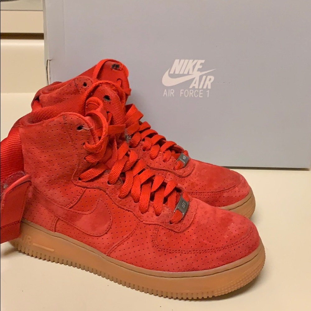 Super cute suede hi top Air Force ones!!!!!